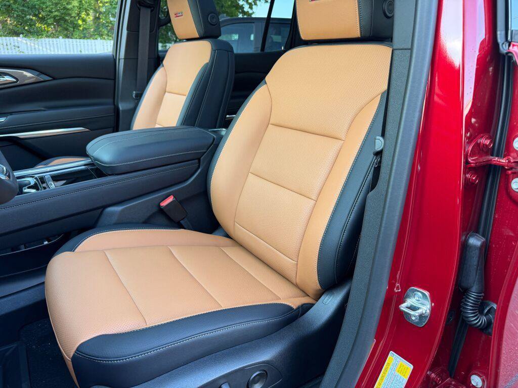 New 2027 Chevrolet Traverse Z71 w/ LPO, Floor Liner Package AWD/4WD image 28