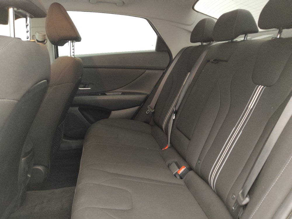 Used 2025 Hyundai Elantra SEL FWD image 18