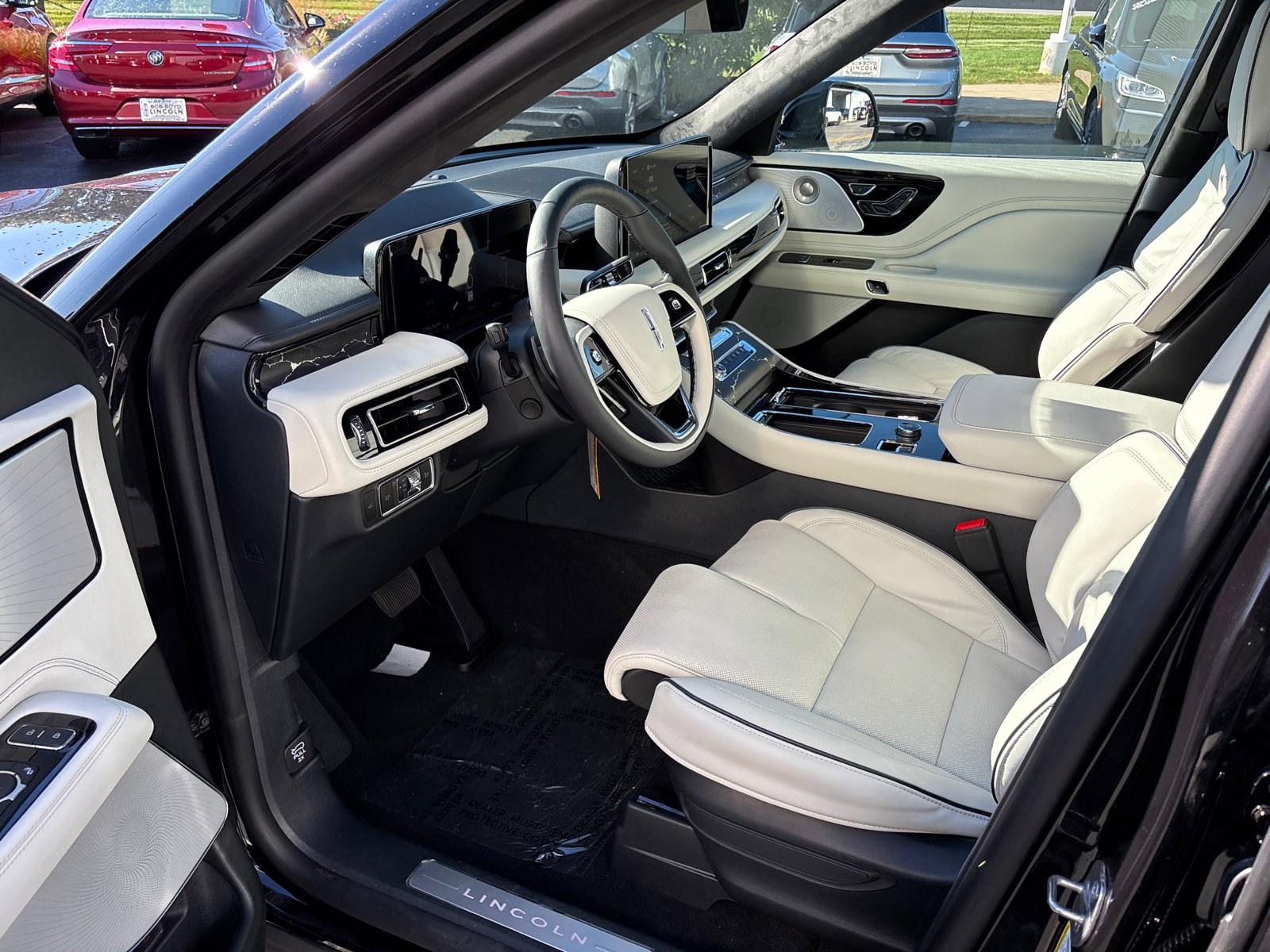 New 2026 Lincoln Aviator Black Label w/ Dynamic Handling Package image 26