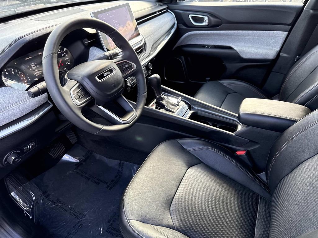 Used 2023 Jeep Compass Latitude image 22