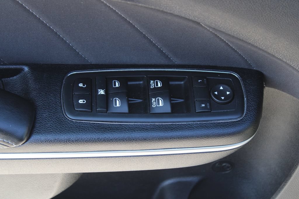 Used 2016 Dodge Charger SXT RWD image 29