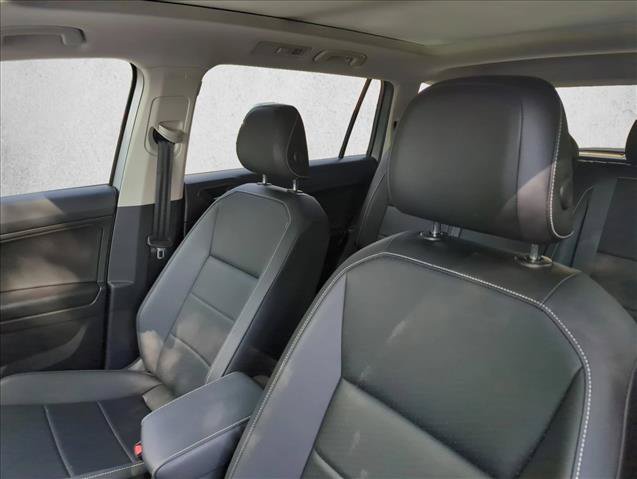 Used 2021 Volkswagen Tiguan SE w/ Panoramic Sunroof Package FWD image 13