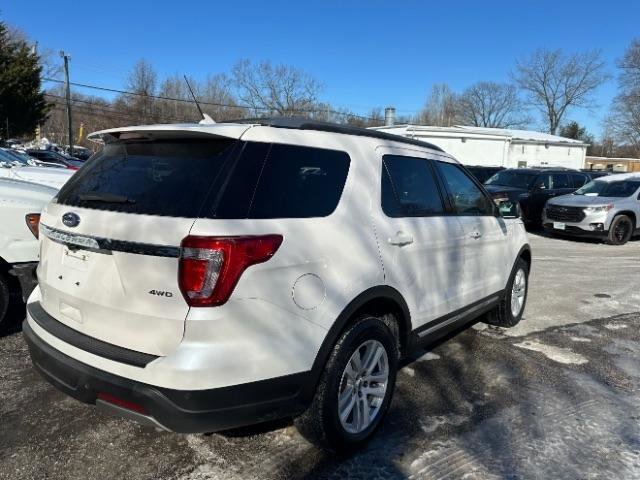Used 2019 Ford Explorer XLT w/ Equipment Group 202A image 5