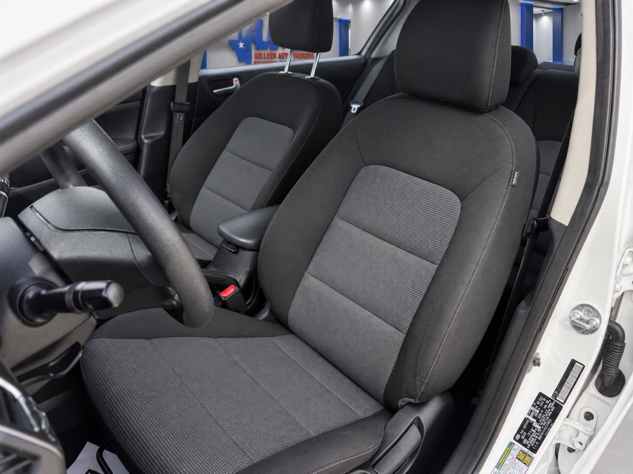 Used 2018 Kia Forte LX FWD image 10