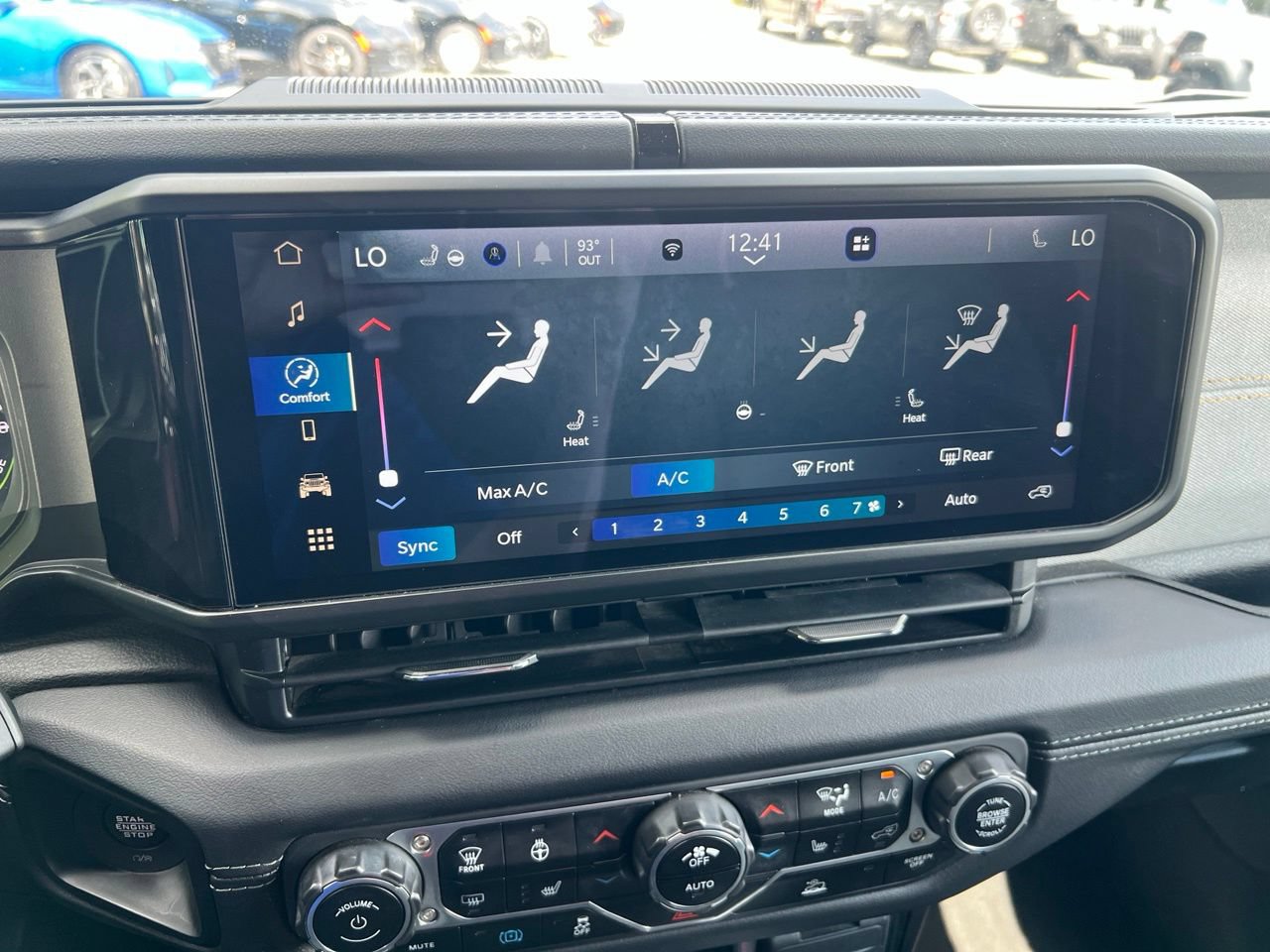 Used 2024 Jeep Wrangler Unlimited Sahara AWD/4WD image 31