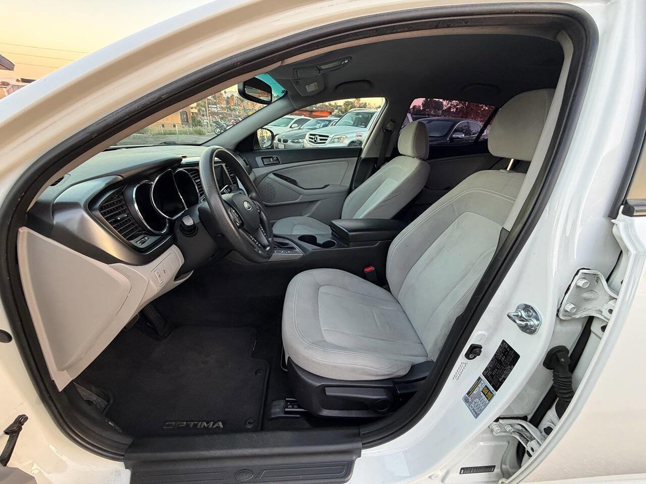 Used 2011 Kia Optima LX image 13