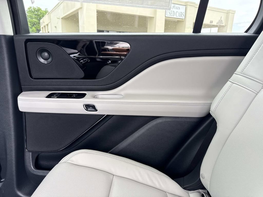 New 2026 Lincoln Aviator Reserve AWD/4WD image 15