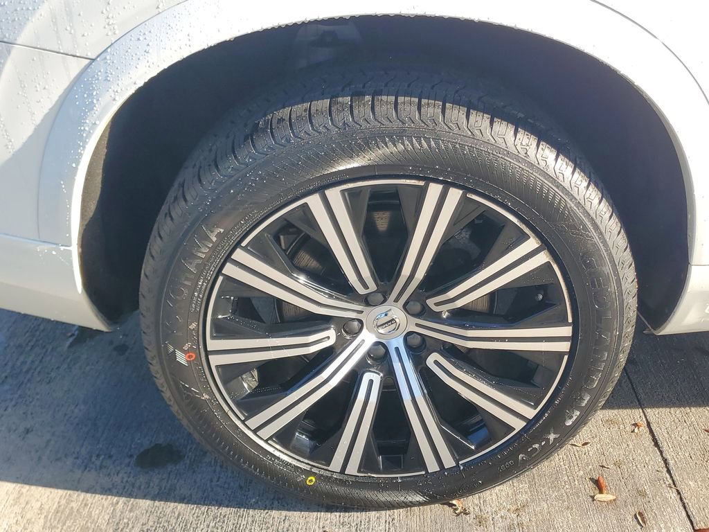 Certified 2024 Volvo XC90 B5 Core w/ Climate Package AWD/4WD image 7