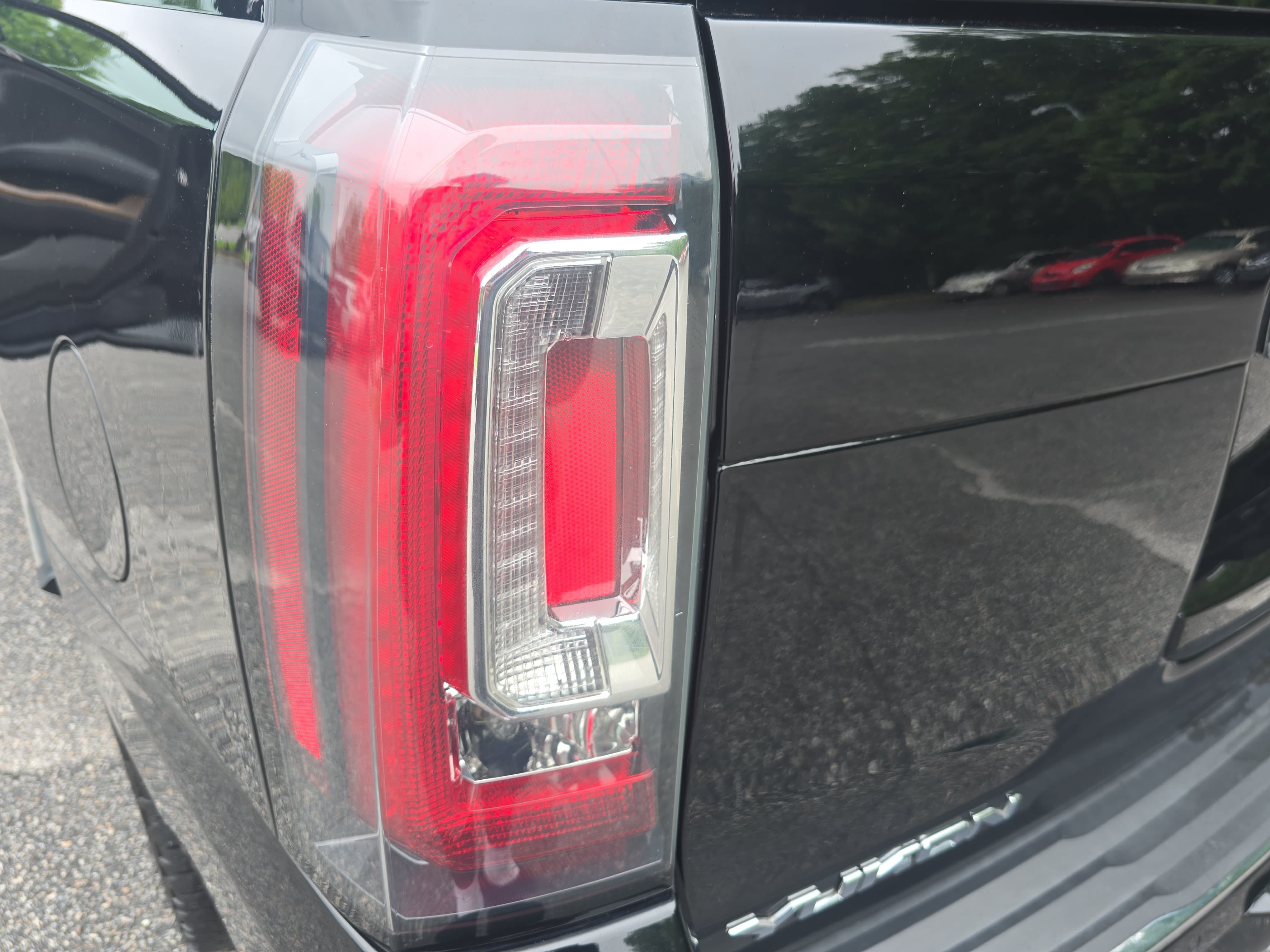 Used 2018 GMC Yukon Denali w/ Open Road Package AWD/4WD image 31