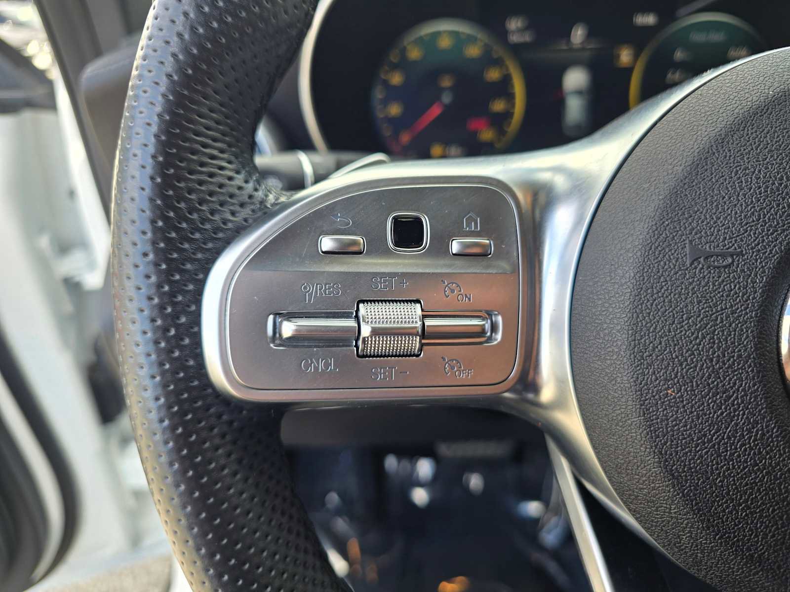 Used 2023 Mercedes-Benz GLC 300 4MATIC Coupe image 25