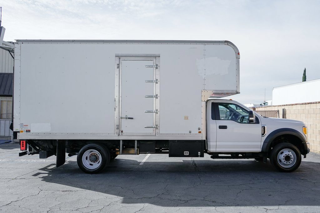 Used 2017 Ford F550 2WD Regular Cab Super Duty image 16