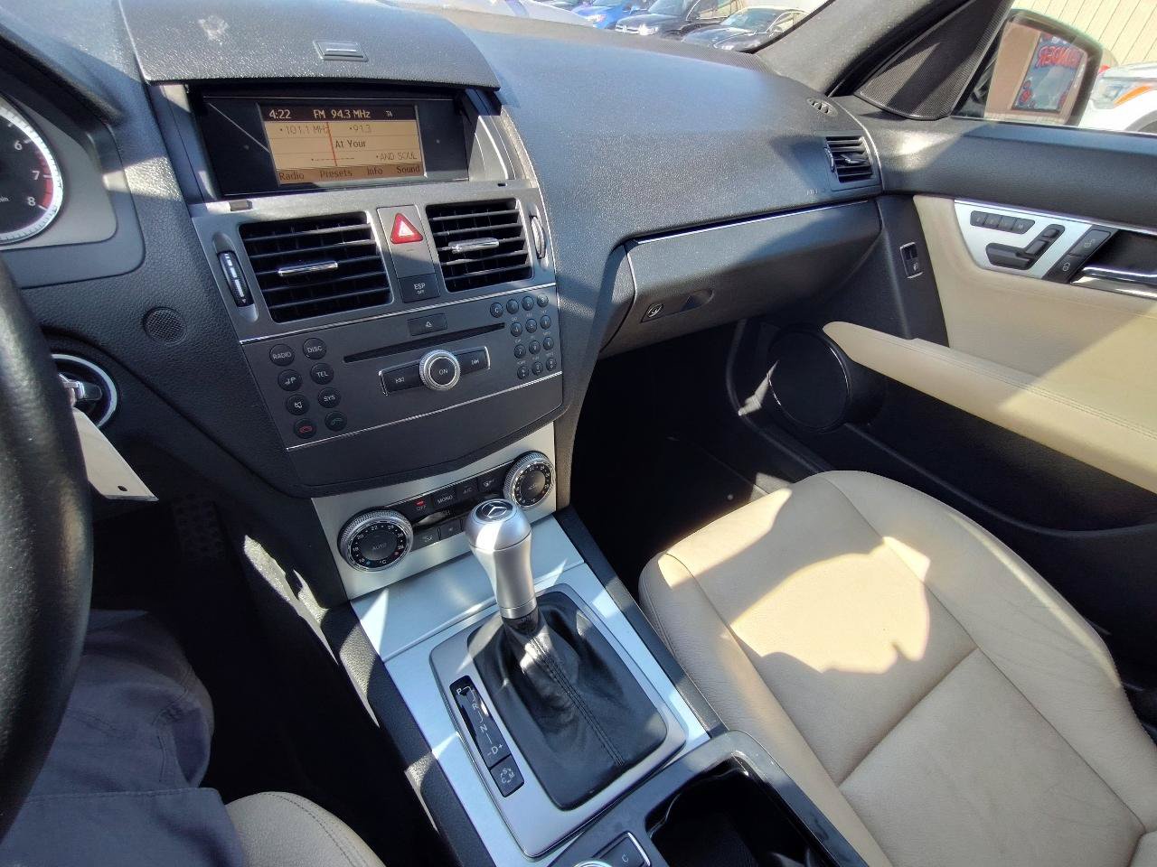 Used 2010 Mercedes-Benz C 300 Sedan image 20