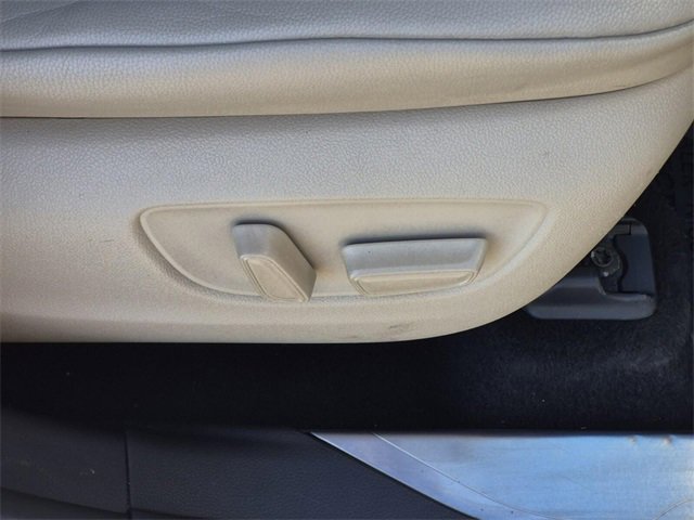 Used 2020 Toyota Highlander XLE image 15