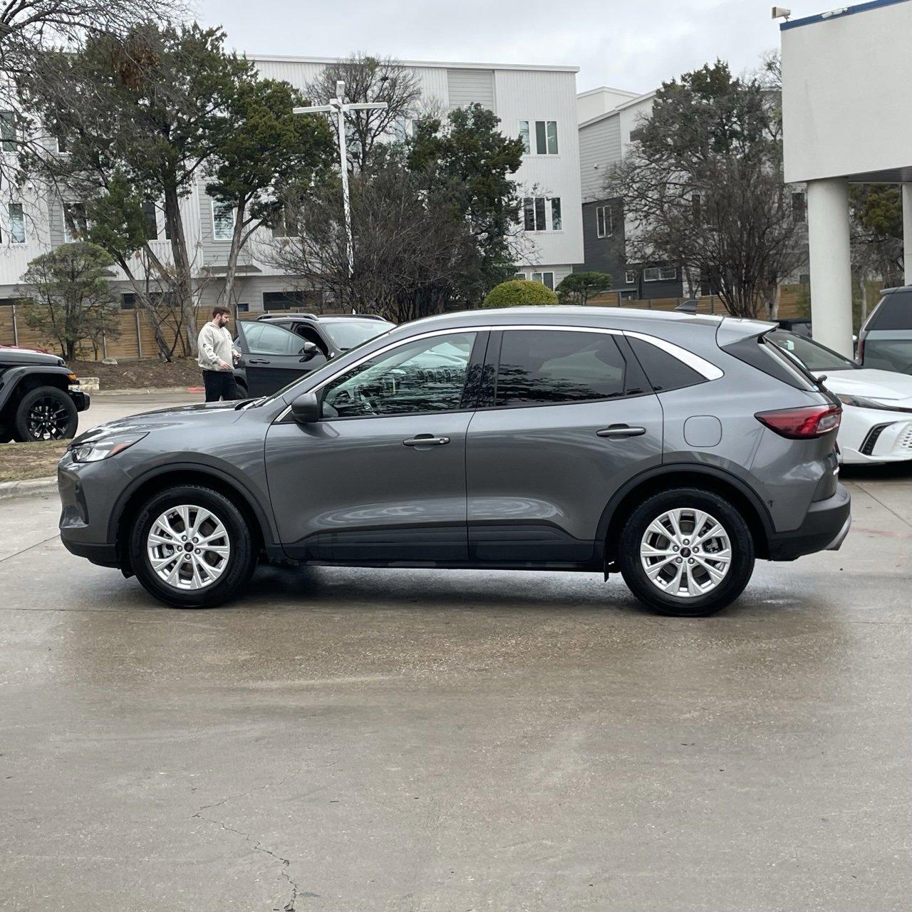 Used 2024 Ford Escape Active image 3