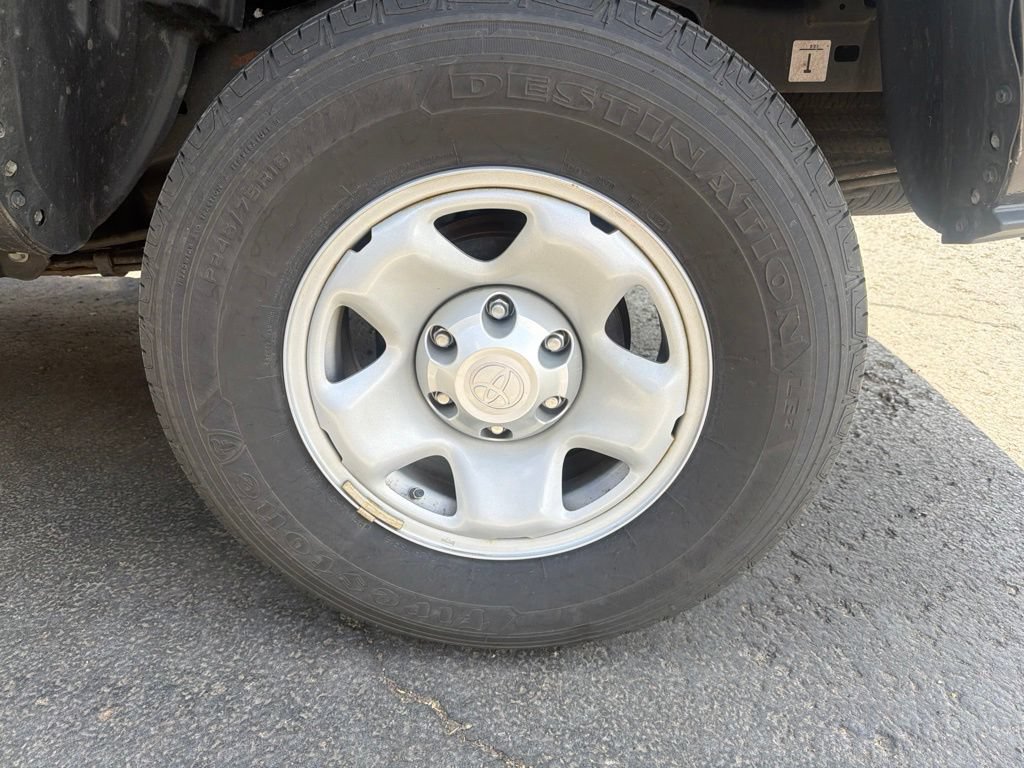 Used 2023 Toyota Tacoma SR w/ SR Convenience Package RWD image 7