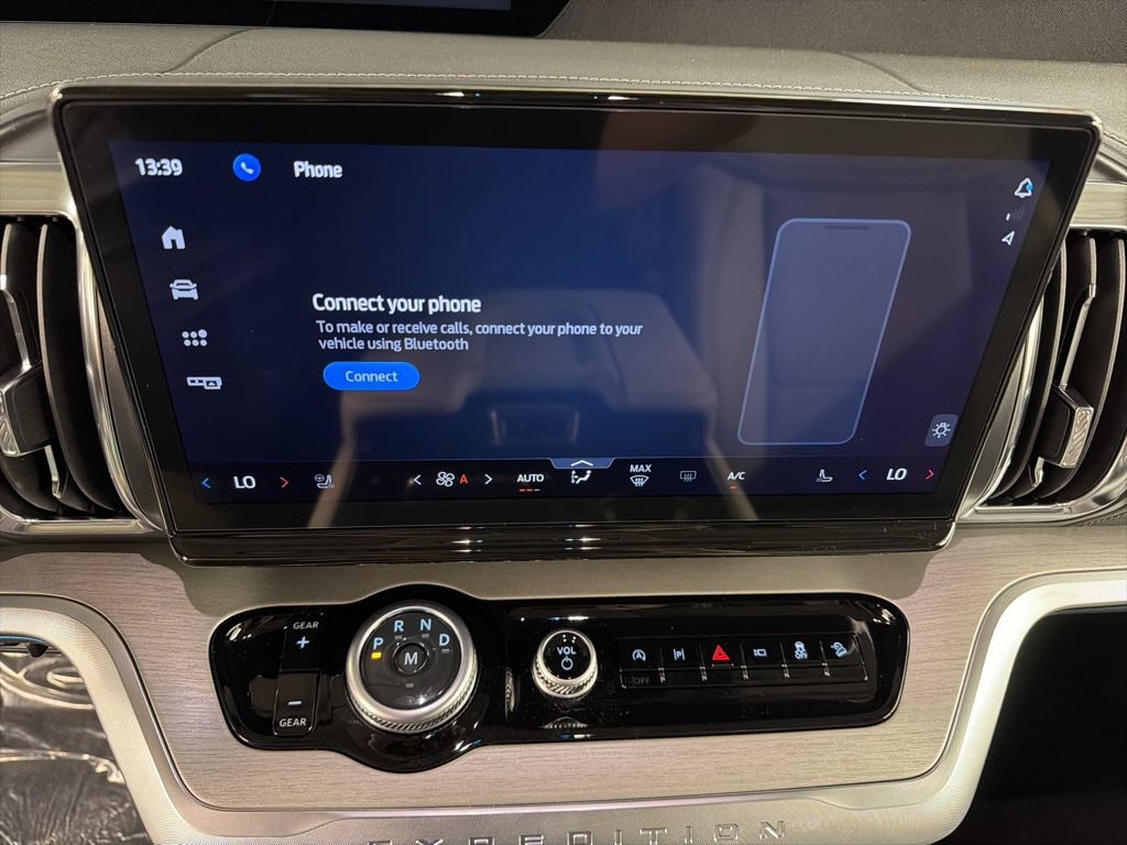 New 2026 Ford Expedition Platinum w/ Driver's Package AWD/4WD image 9