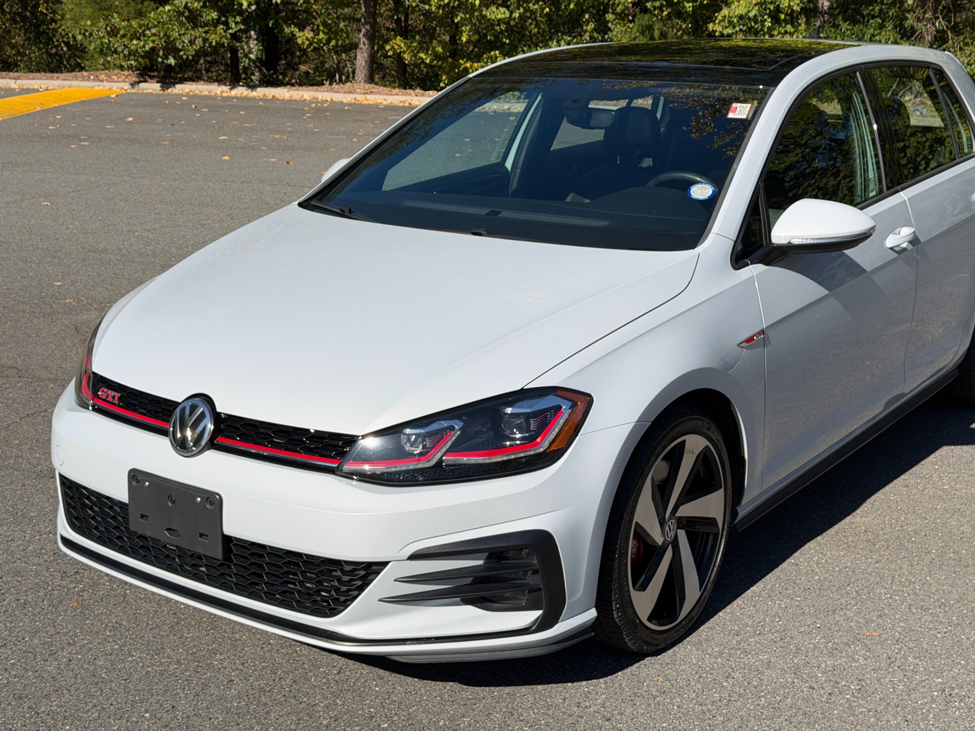 Used 2020 Volkswagen Golf 4-Door FWD image 18
