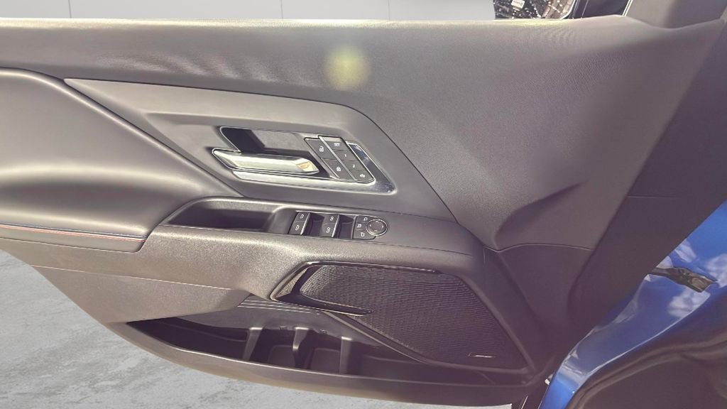 Certified 2025 Chevrolet Silverado EV RST AWD/4WD image 26