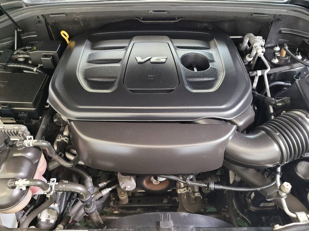 Used 2019 Jeep Grand Cherokee Overland AWD/4WD image 30
