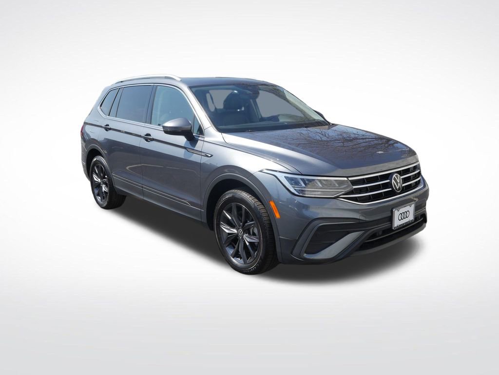 Used 2023 Volkswagen Tiguan SE w/ Panoramic Sunroof Package AWD/4WD image 7