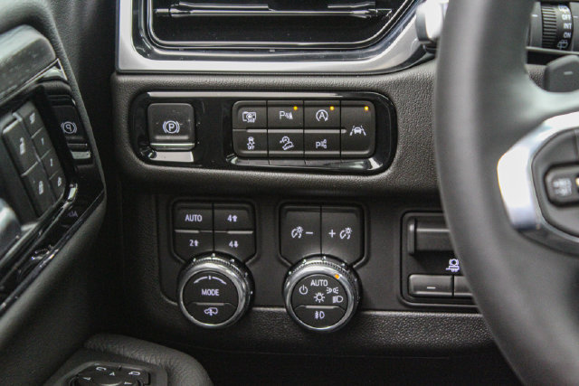 New 2026 GMC Yukon Denali w/ Denali Reserve Package AWD/4WD image 18