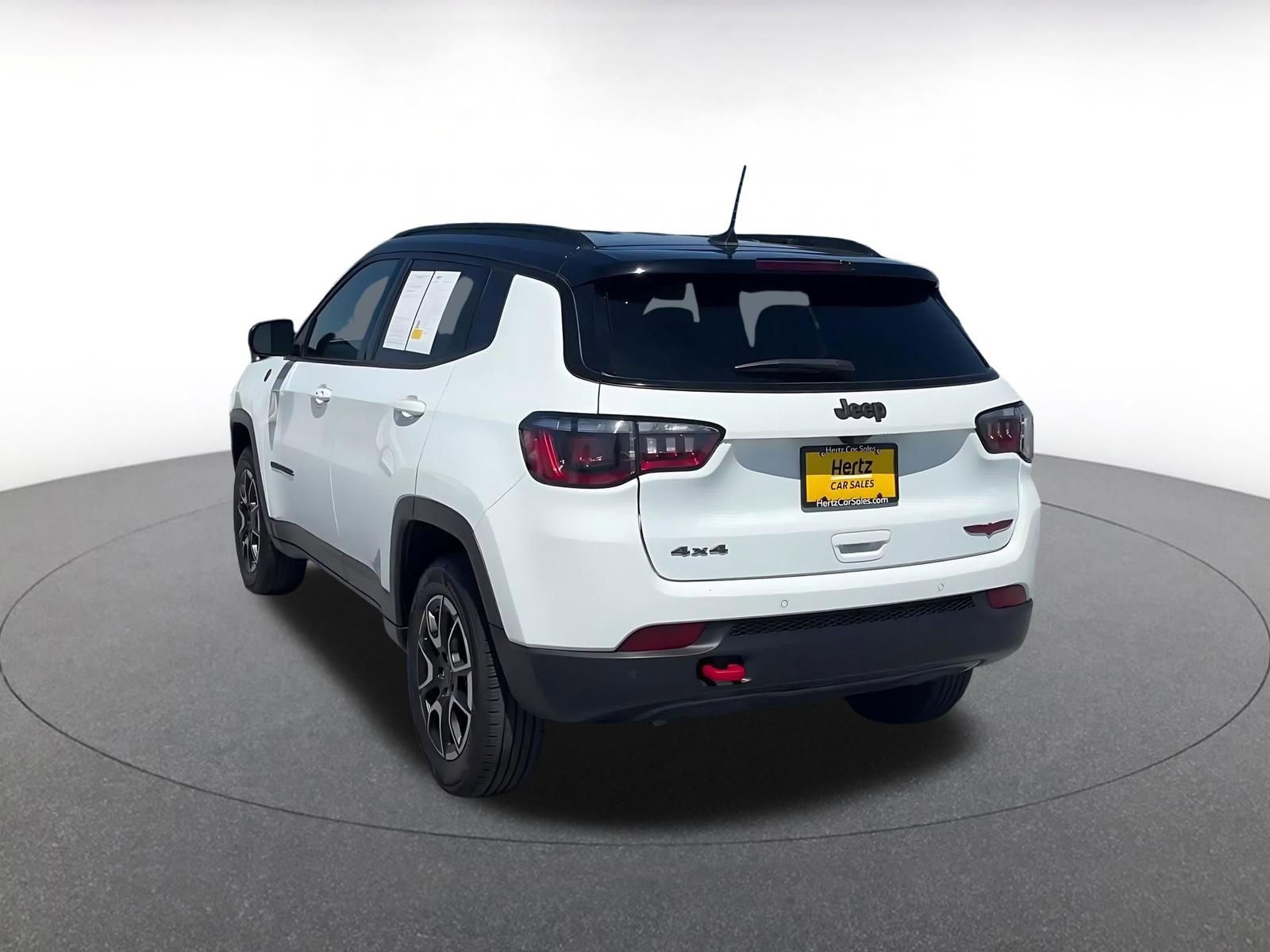 Used 2025 Jeep Compass Trailhawk AWD/4WD image 11