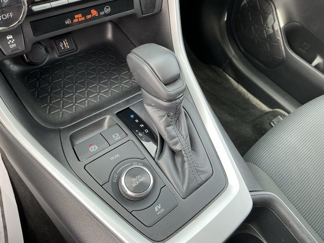 Used 2024 Toyota RAV4 LE AWD/4WD image 23