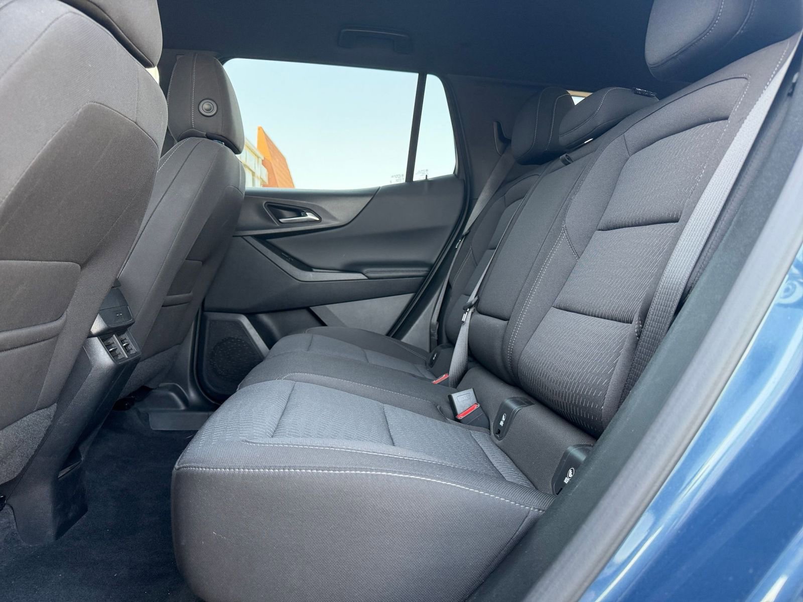 Used 2025 Chevrolet Equinox LT FWD image 25