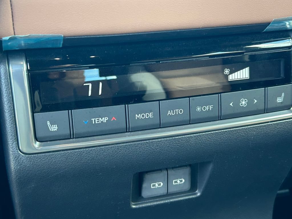 Used 2025 Lexus GX 550 AWD/4WD image 25