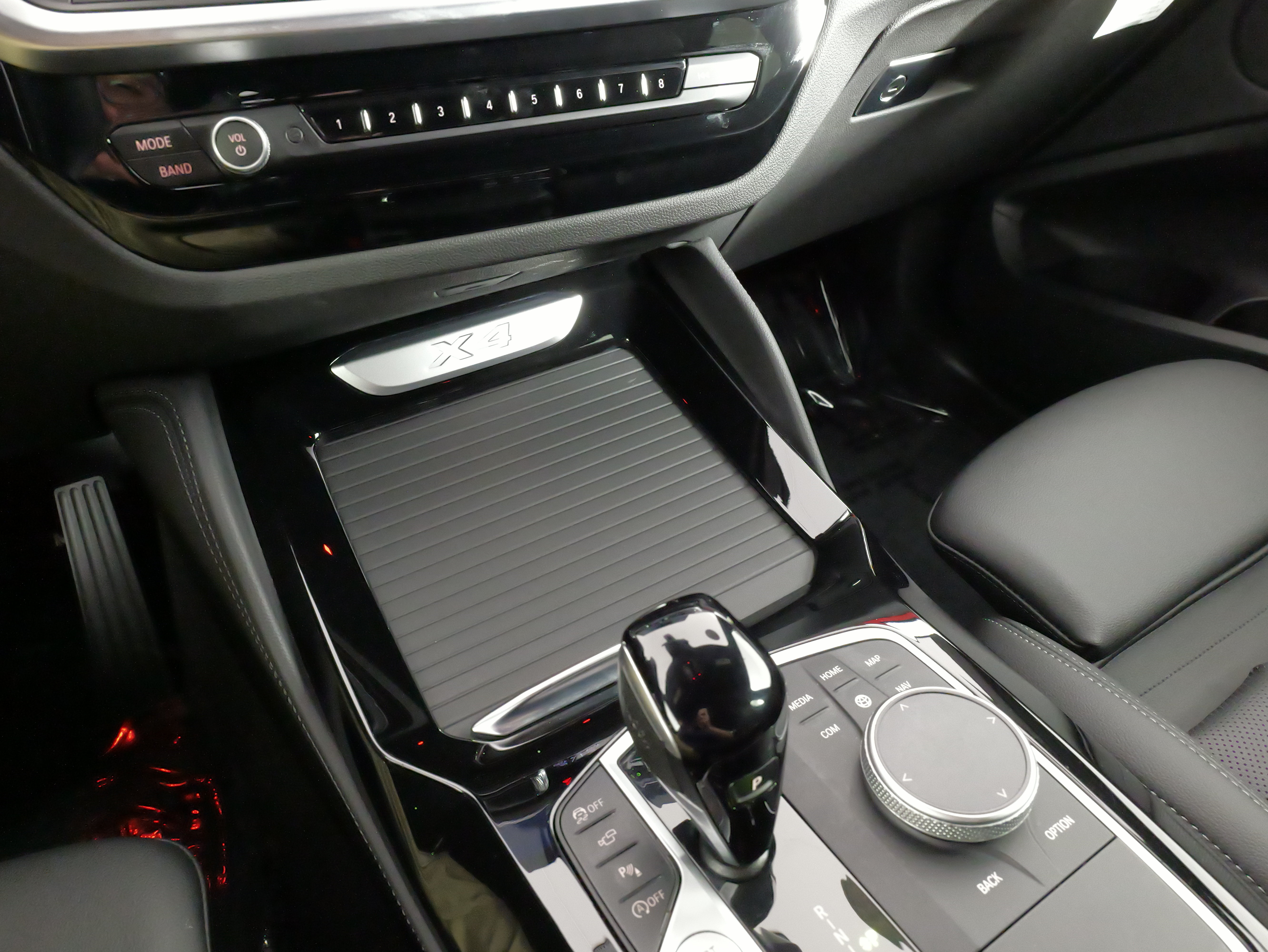 Used 2025 BMW X4 xDrive30i AWD/4WD image 48