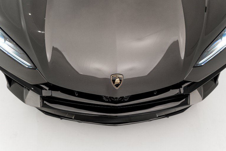 Used 2025 Lamborghini Urus SE AWD/4WD image 39
