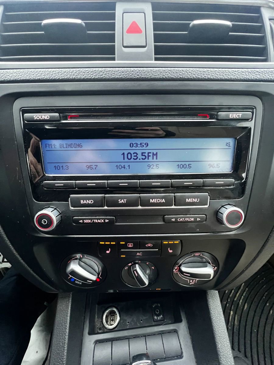 Used 2011 Volkswagen Jetta SE image 18