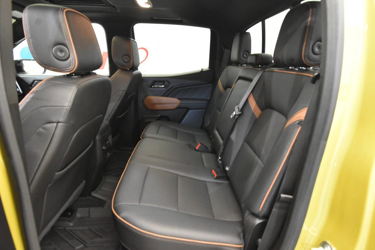 Used 2023 GMC Canyon AT4 w/ AT4 Premium Package AWD/4WD image 14