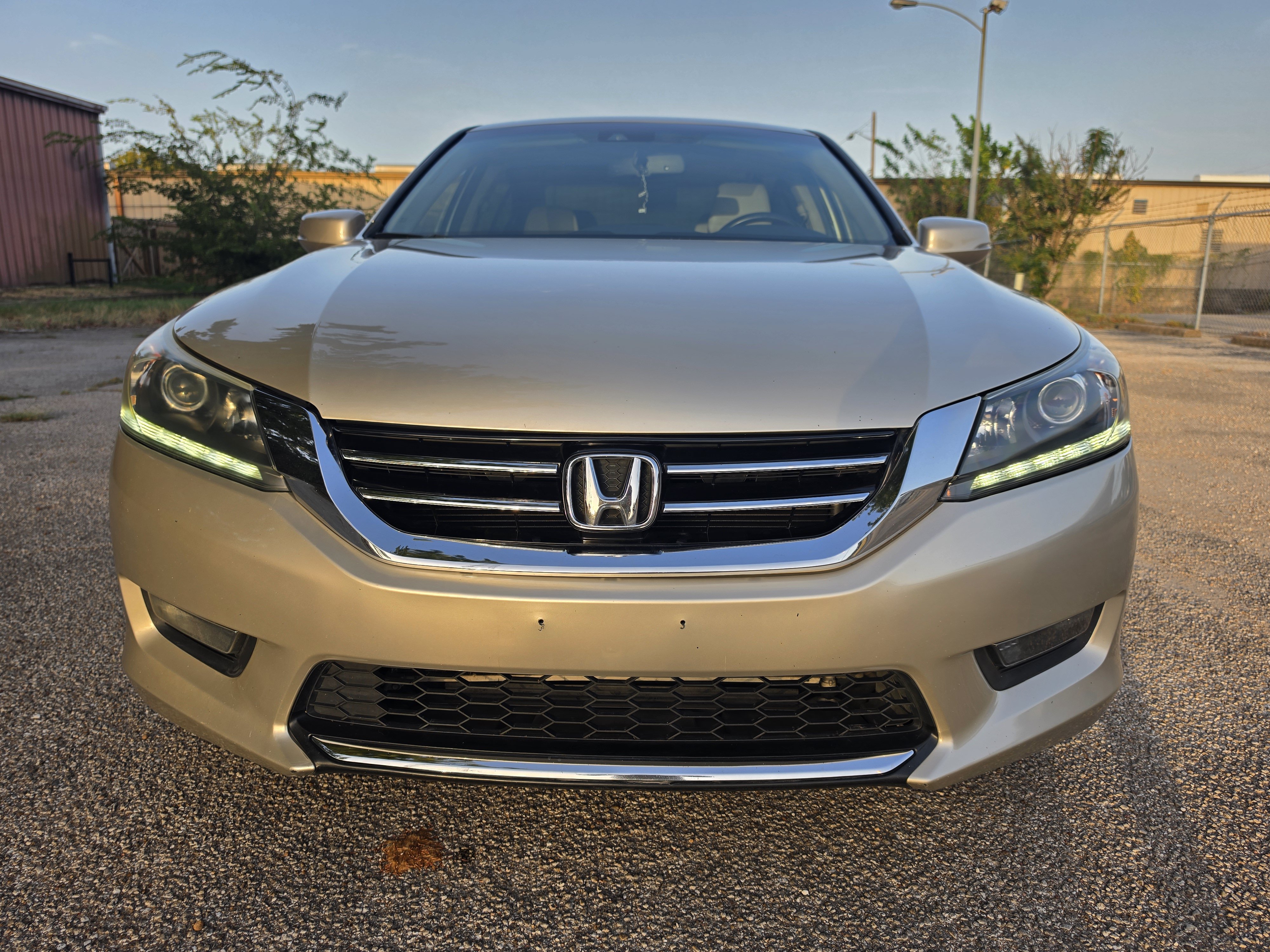 Used 2015 Honda Accord EX-L image 2