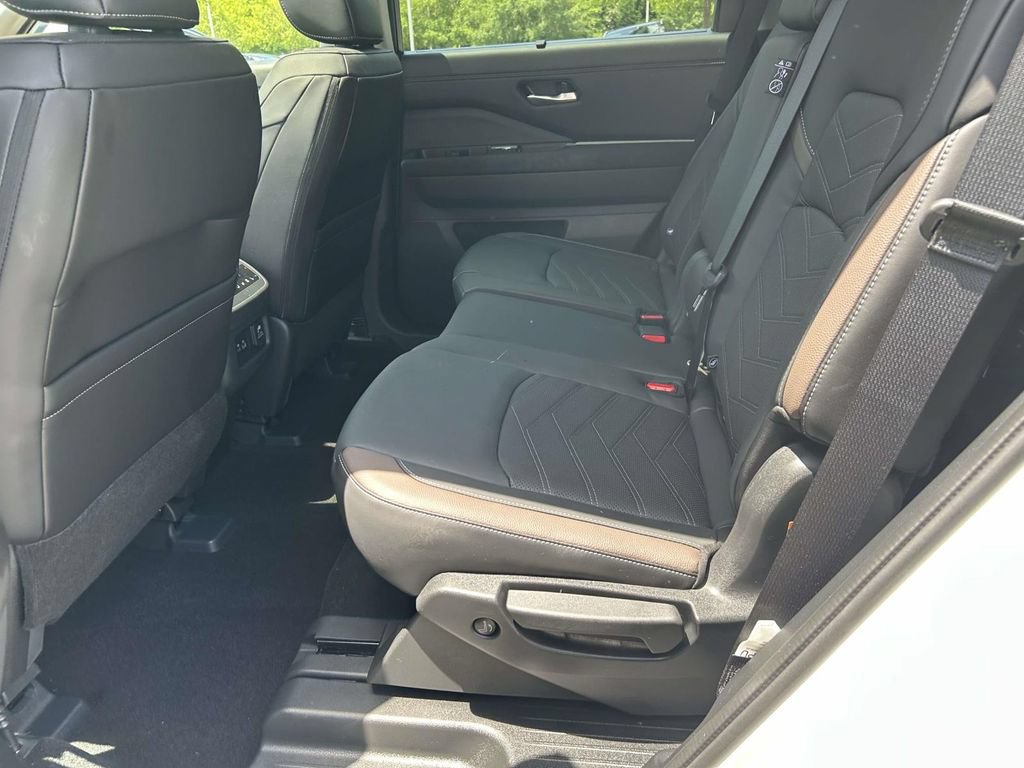 Used 2024 Nissan Pathfinder Platinum w/ Cargo Package FWD image 12