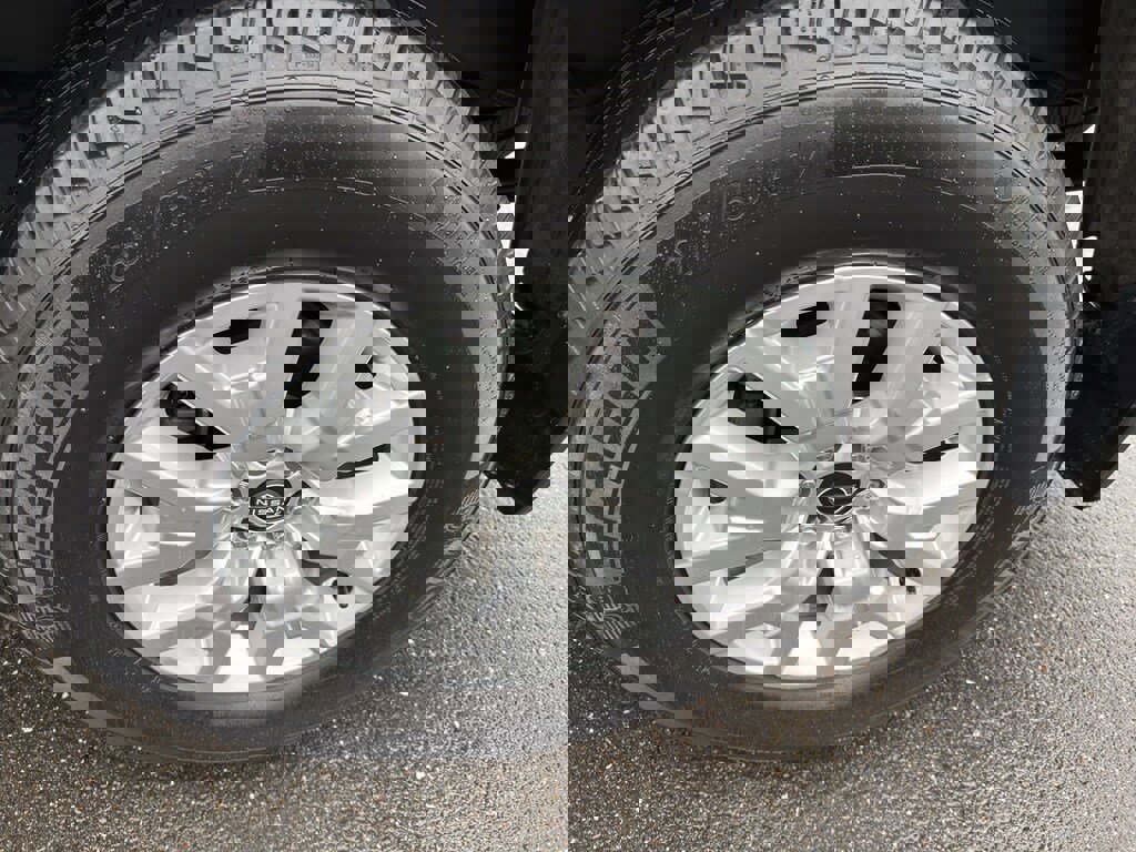 Used 2022 Nissan Frontier SV w/ Technology Package image 10