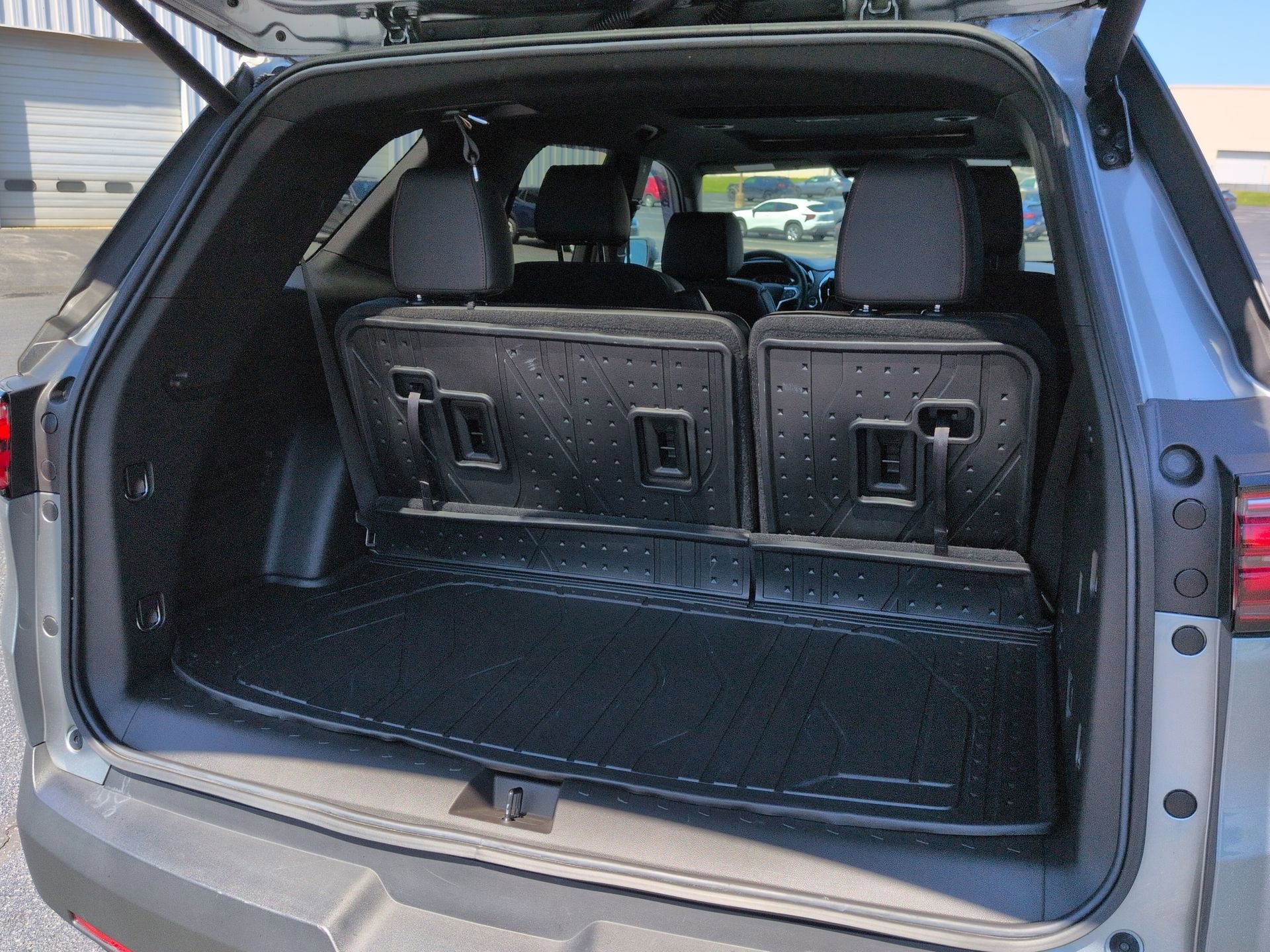 Certified 2023 Chevrolet Traverse RS w/ LPO, Floor Liner Package AWD/4WD image 27