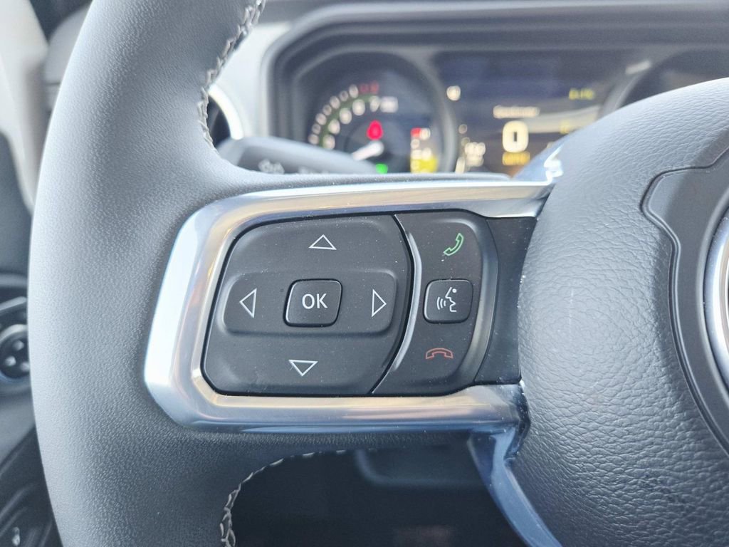 Used 2025 Jeep Wrangler Unlimited Sahara w/ Safety Group image 20