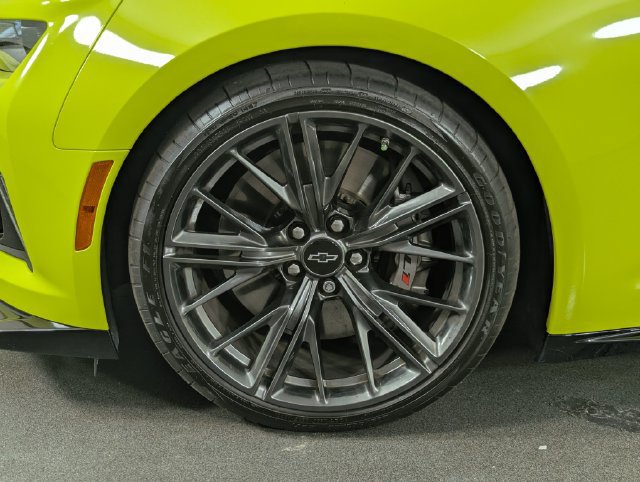 Used 2020 Chevrolet Camaro ZL1 RWD image 17