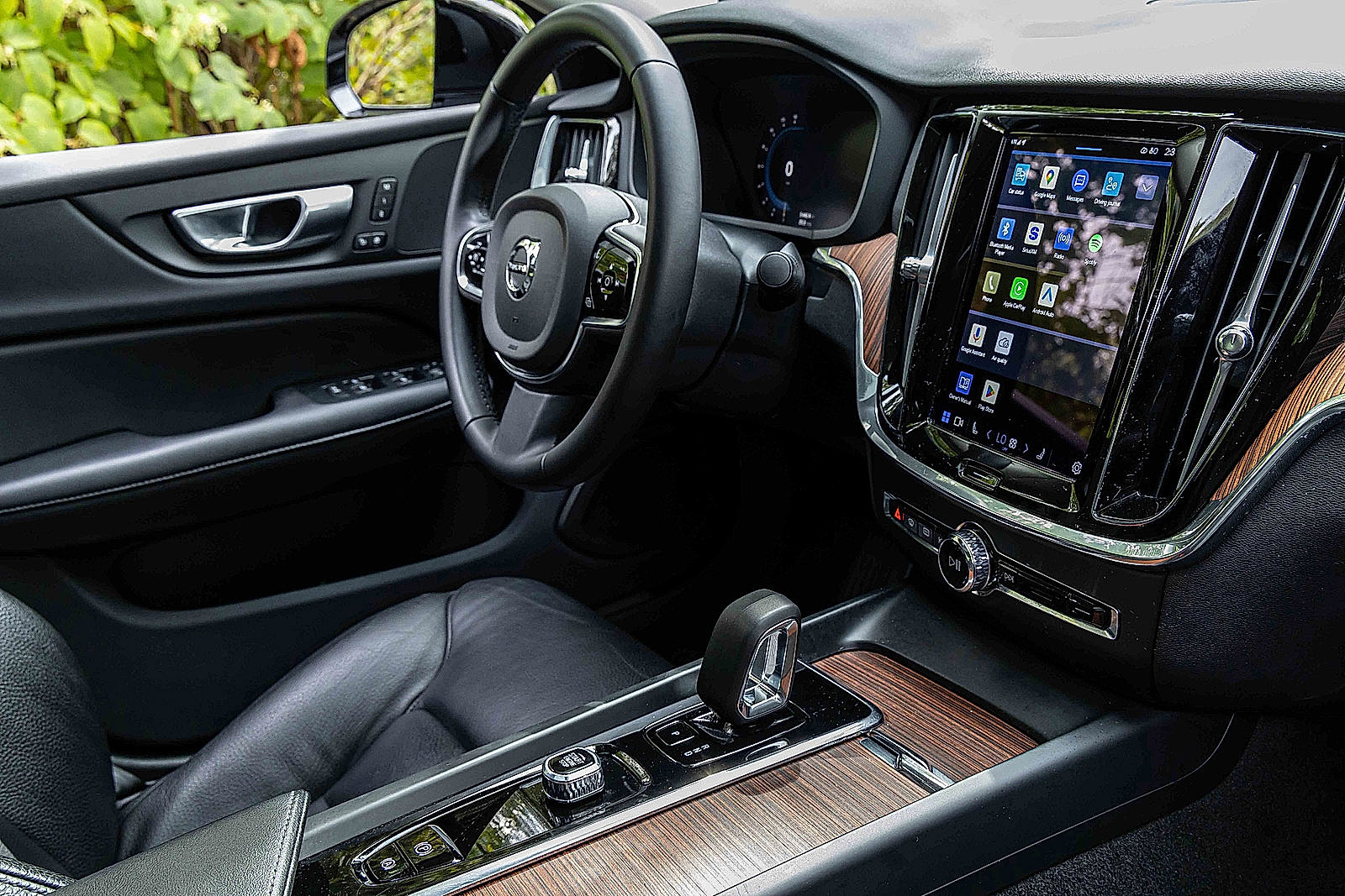 Used 2024 Volvo S60 B5 Plus image 26