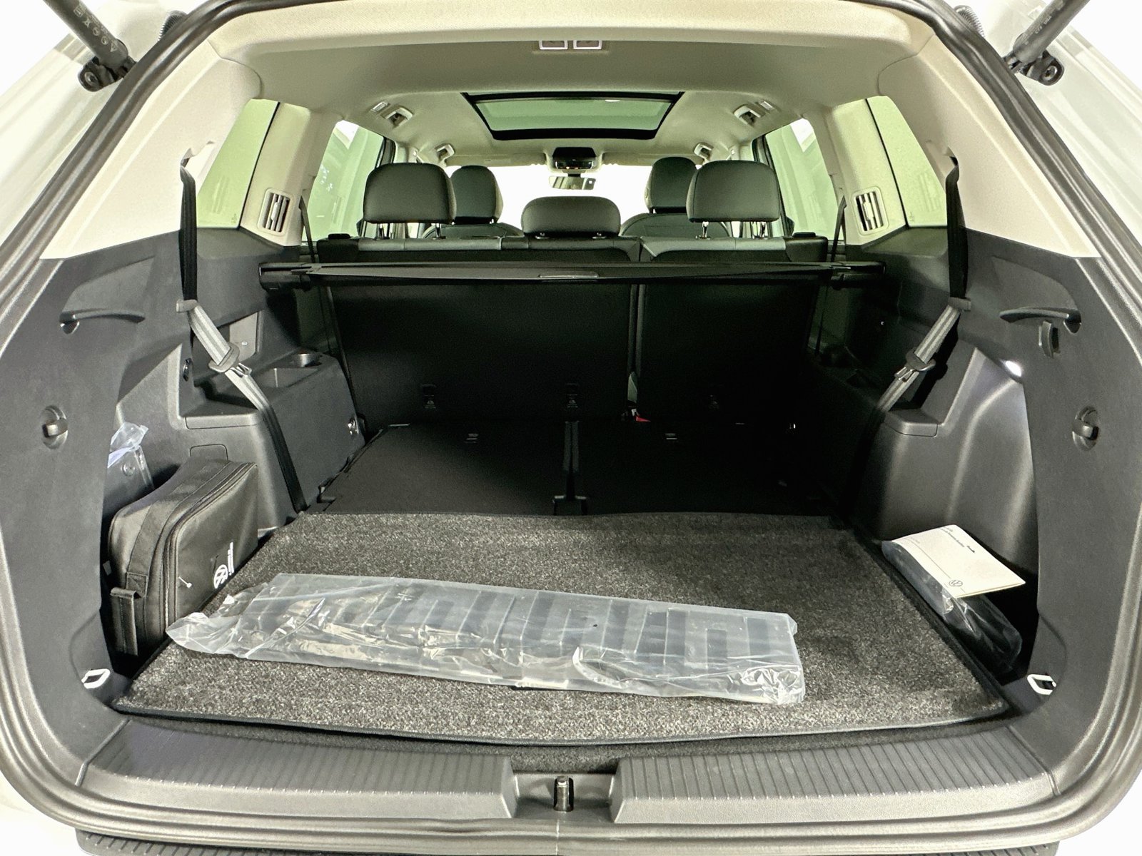New 2027 Volkswagen Atlas SE AWD/4WD image 38