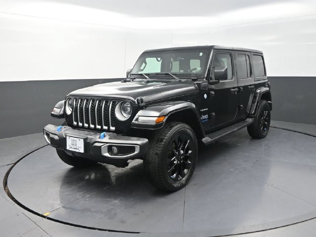 Used 2023 Jeep Wrangler Unlimited Sahara w/ Cold Weather Group AWD/4WD image 5