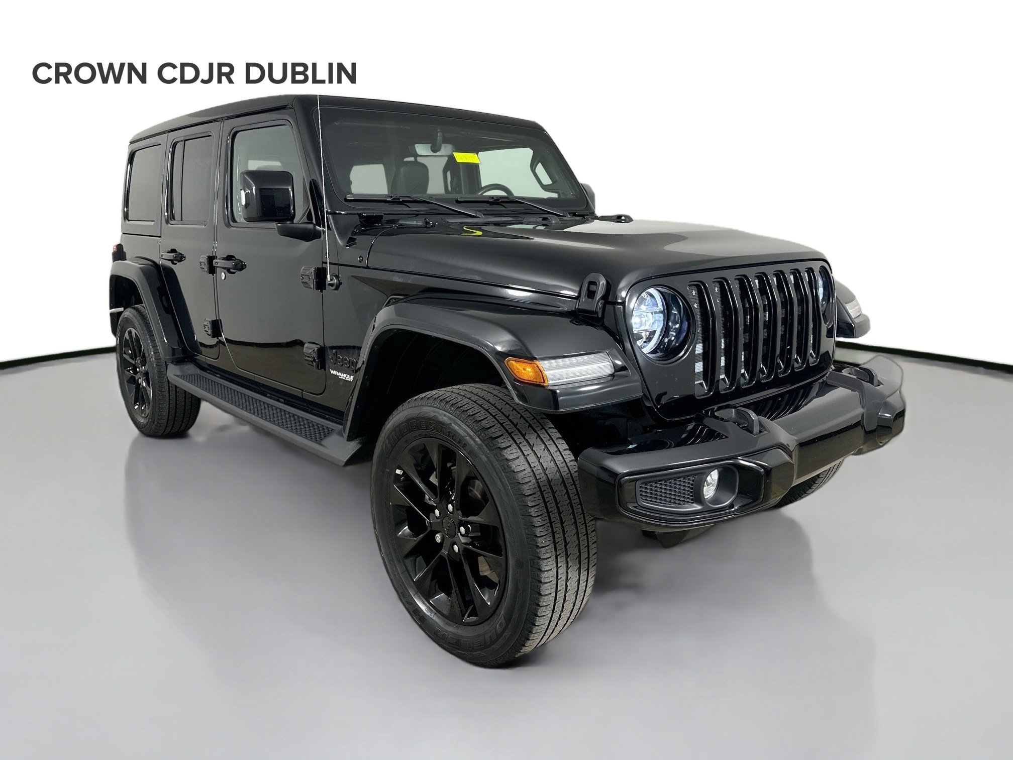 Used 2022 Jeep Wrangler Unlimited Sahara AWD/4WD image 3