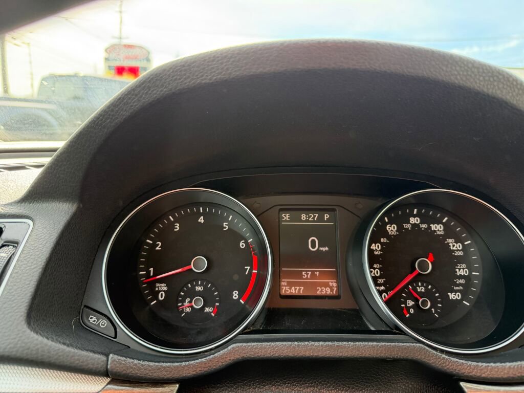 Used 2017 Volkswagen Passat 1.8T SE FWD image 14