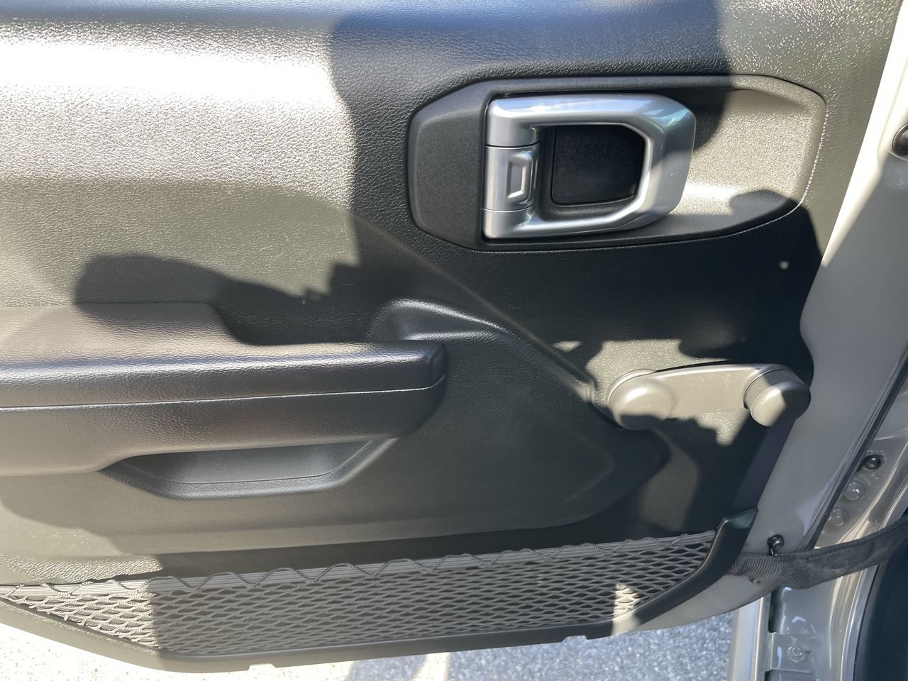 Used 2021 Jeep Wrangler Sport AWD/4WD image 29