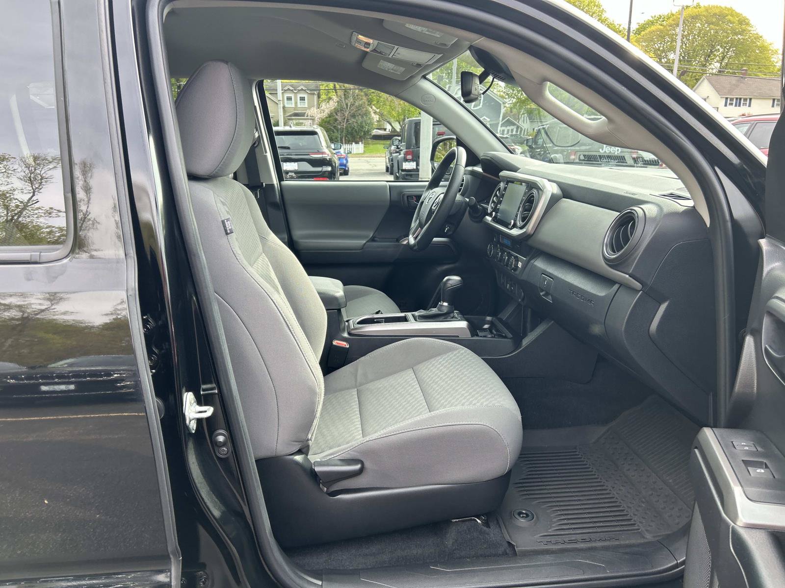 Used 2023 Toyota Tacoma SR5 AWD/4WD image 17