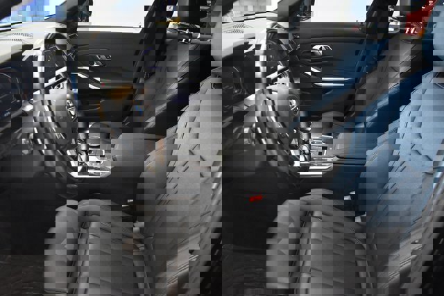 Used 2021 BMW 330i xDrive Sedan w/ Premium Package image 24