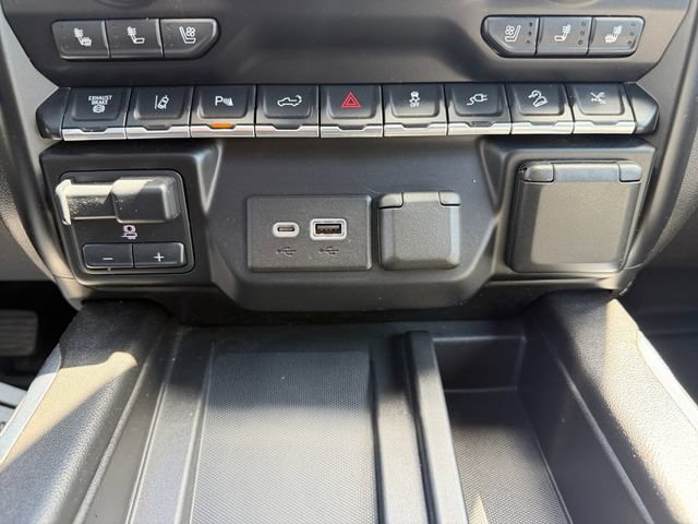 Used 2021 GMC Sierra 2500 AT4 w/ AT4 Premium Plus Package AWD/4WD image 7