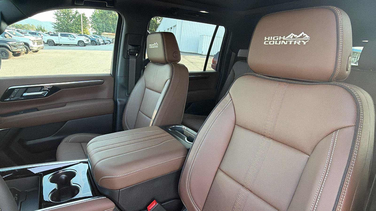 New 2026 Chevrolet Suburban High Country AWD/4WD image 5