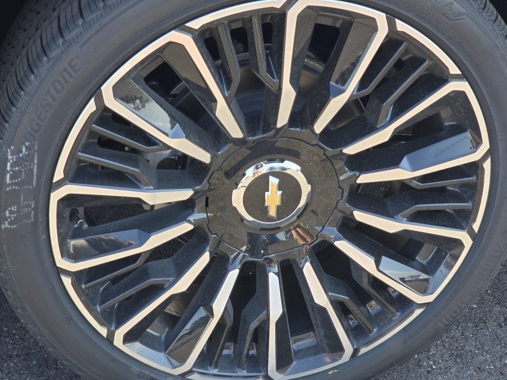 New 2026 Chevrolet Suburban High Country AWD/4WD image 11